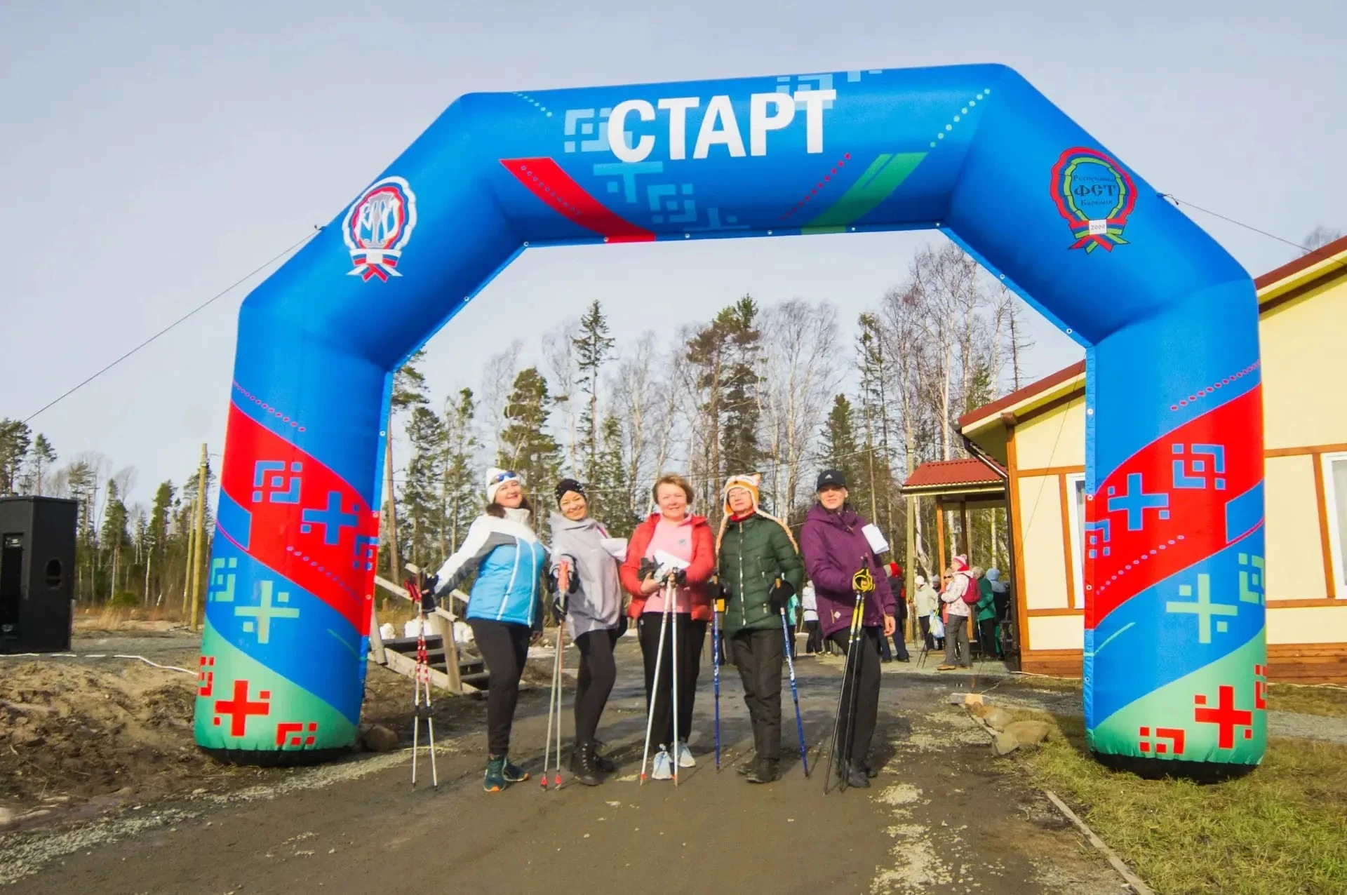 У стартовой арки